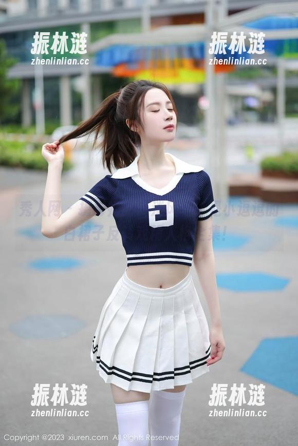 秀人网-是小逗逗 秀人网 - 摄影师的云淡风轻,是小逗逗的白裙子反转戏精人格全集!