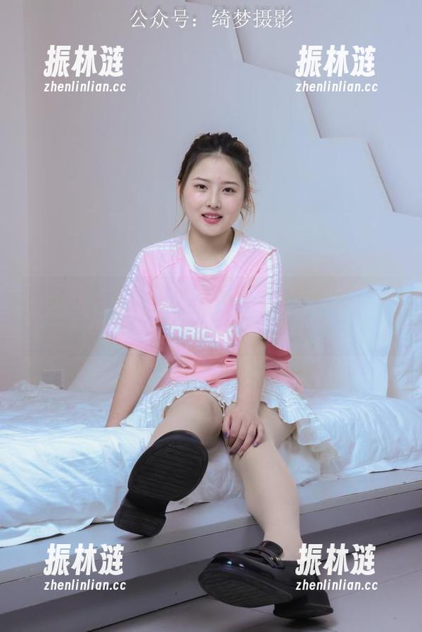 绮梦摄影 - 不讲究圣光，蔡蔡的美图就靠这个网袜？