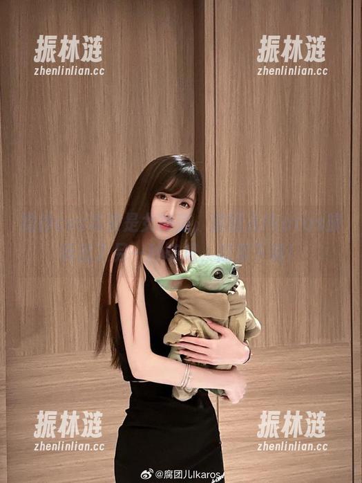 婚纱cos本来是女神范，腐团儿Ikaros却玩出了另一种味道，赶紧下载！
