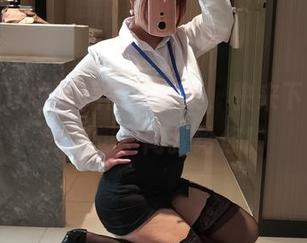 自闭颜球球的短裤写真集，快来下载，你的妄想空间我给你！