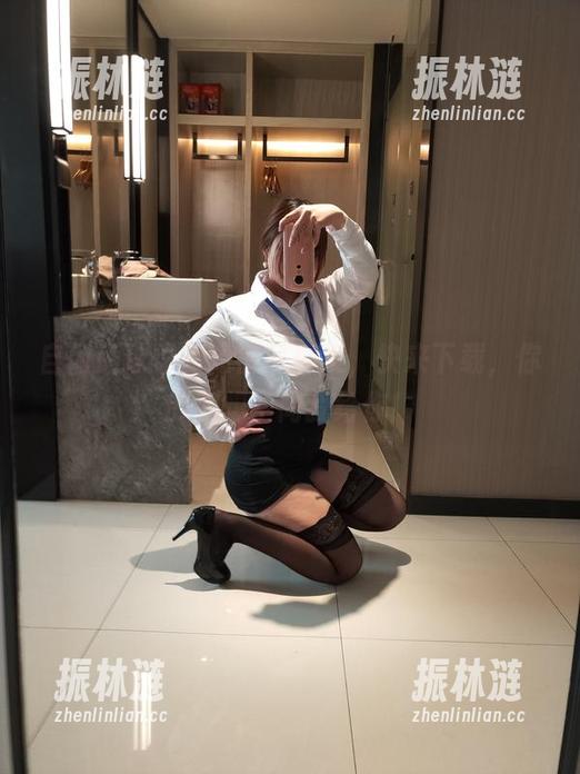 自闭颜球球 自闭颜球球的短裤写真集,快来下载,你的妄想空间我给你!