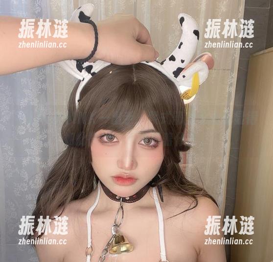 芊川一笑MNK一出手，紫式部的私拍就显得如此微妙，不懂抓着什么。