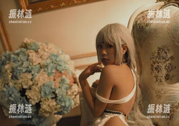 蓝小沂KiKi 蓝小沂KiKi的原图,黑丝中藏着办公室的另一面?随便想想。