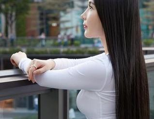 蜜桃社 – 伊素妍？不过是个高清原图里的少女，再说一次，为什么那双眼睛这么迷人？