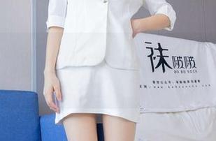 袜啵啵 – 小沫的油亮肉丝，原图一览，谁能不心发动？