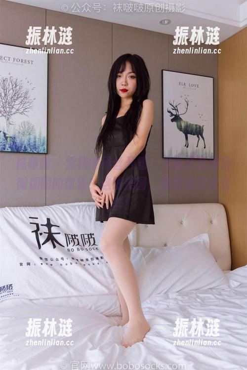 袜啵啵 - 雪糕的黑丝开箱，里面还有脚尖微加固的惊喜！这张美图，我要转发给全群！