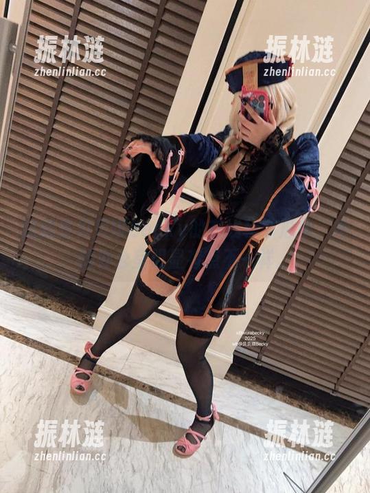 这就是贝贝琪Becky的在线秘书形象，她的办公室明显有点不一样。