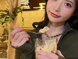 微密圈 – 带你看陈妮妮UNI的裤里丝作品集，哎呀，这个角度真有意思。