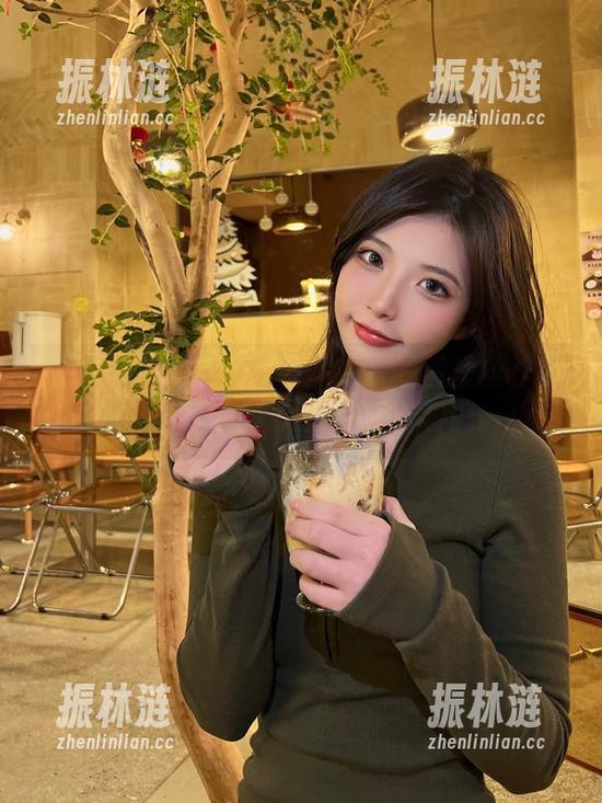 微密圈 - 带你看陈妮妮UNI的裤里丝作品集，哎呀，这个角度真有意思。