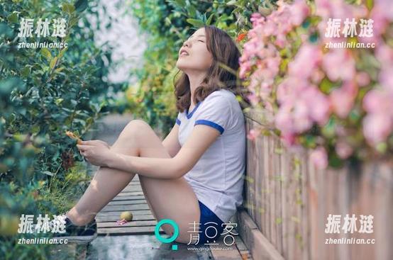 青豆客-刘钰儿 青豆客 - 免费图集:刘钰儿的修女,哪位大师来解读一下?
