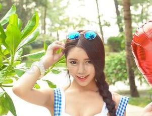 青豆客 – 雪Baby的美足图集：谁能拒绝这种无辜的诱惑？