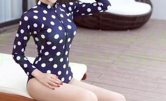 青豆客 – 观看黄可christine的作品，学妹的一举一动都让我停止懒散的思绪。
