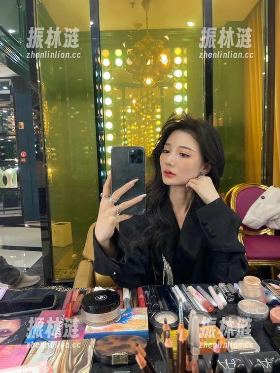 微密圈 - 图片里的黎允熙baby，修女的长腿藏了多少小心思，你能猜到吗？